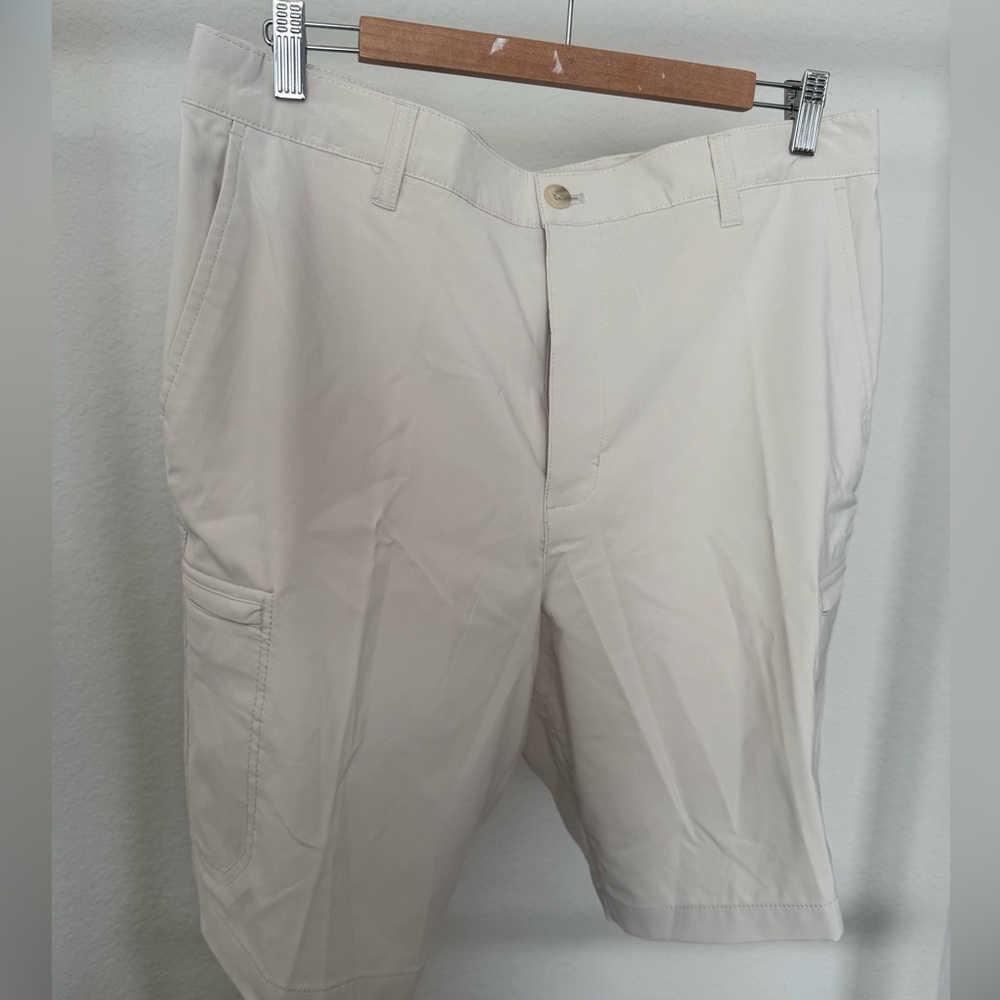 Men's Light Tan Cargo Golf Shorts